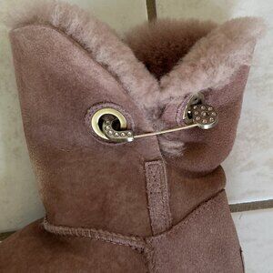 NWOT UGG ~ IRINA Boots ~ Size 5 ~ Swarovski Crystals ~